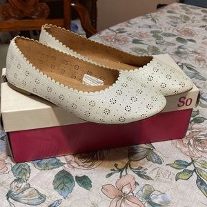 Women’s Dressy Flats
